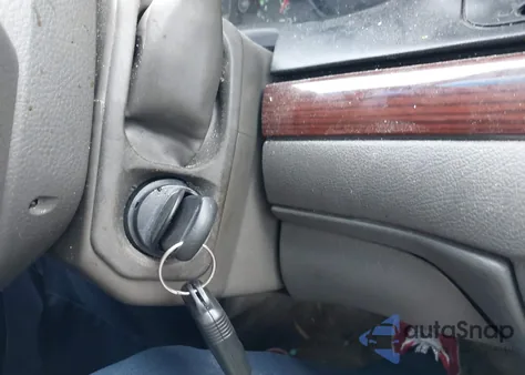 2011 Ford Crown Victoria Lx z USA, uszkodzony, nr VIN 2FABP7EV5BX165795